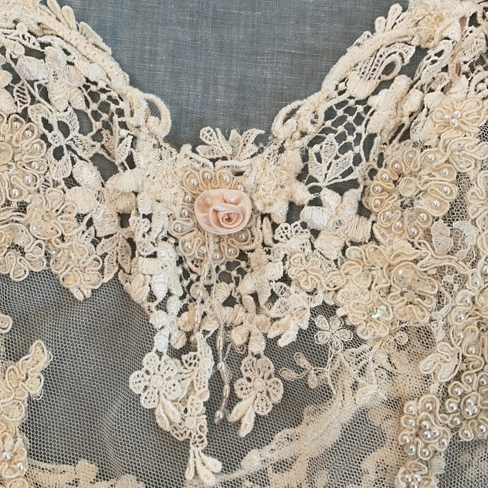 Victoria's Secret Lace and Satin Bodysuit in Blush and Cream - Picture 4 of 9
